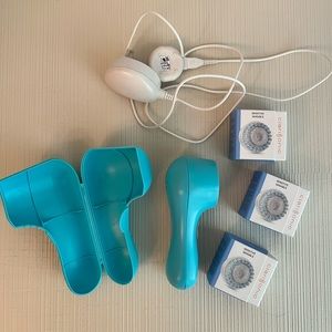 Clarisonic MIA 2 with 3 unopened sensitive brushes